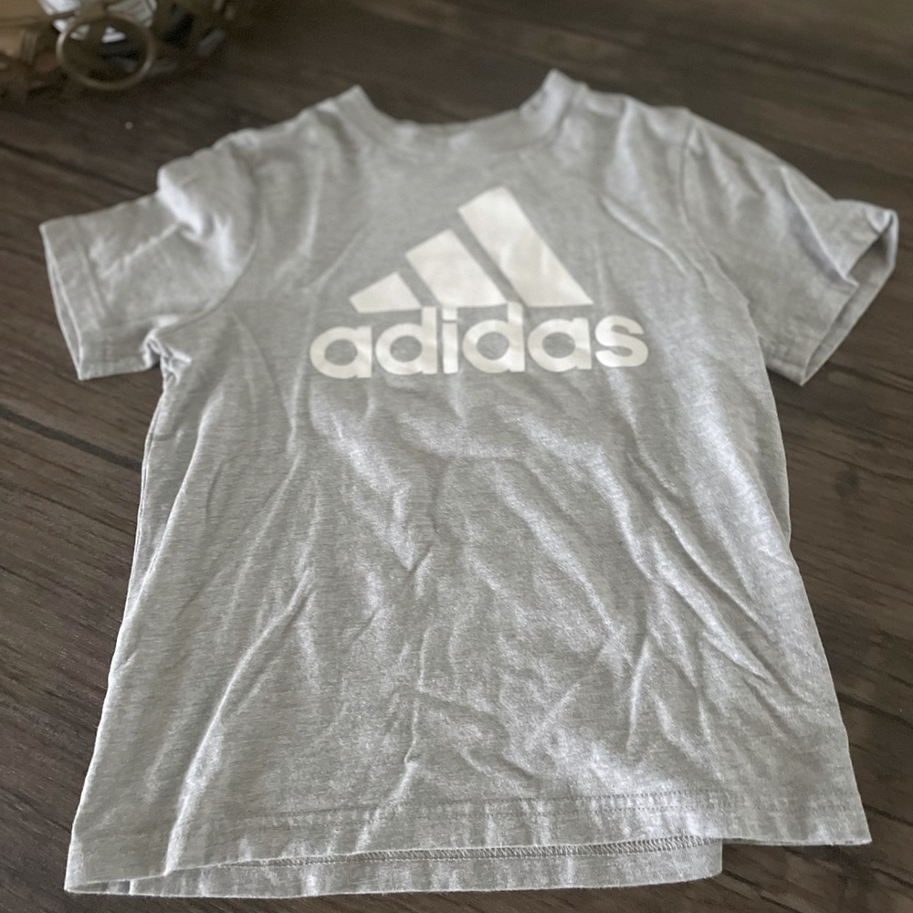 Adidas t shirt